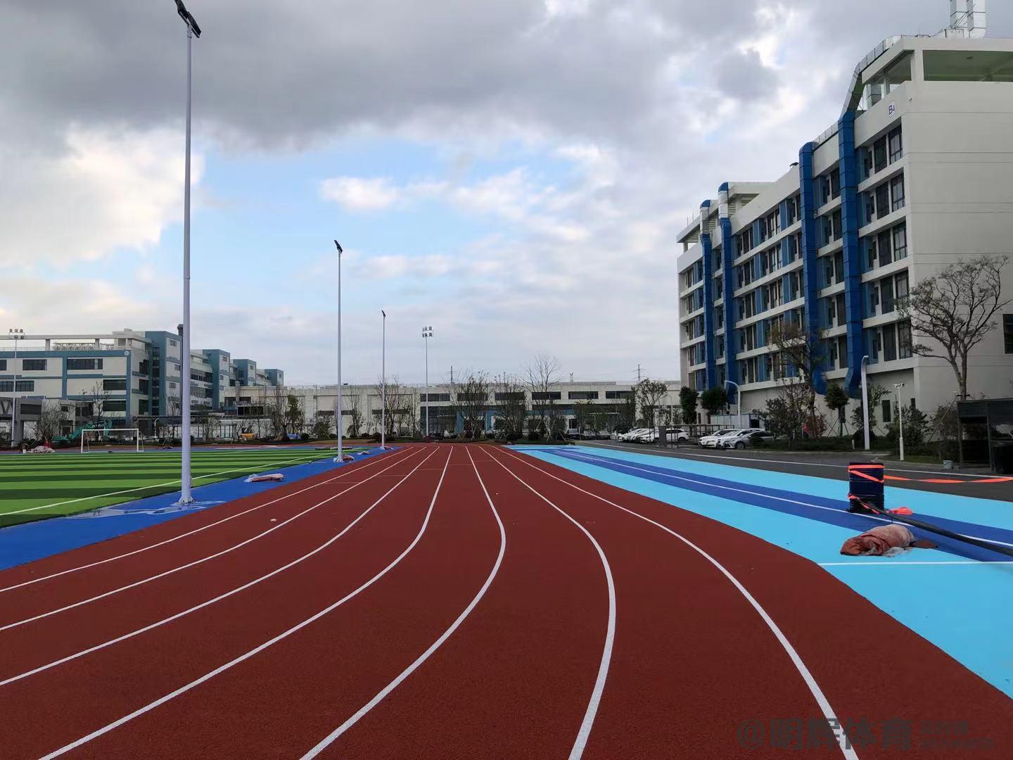 东莞透气型塑胶跑道的价格是多少