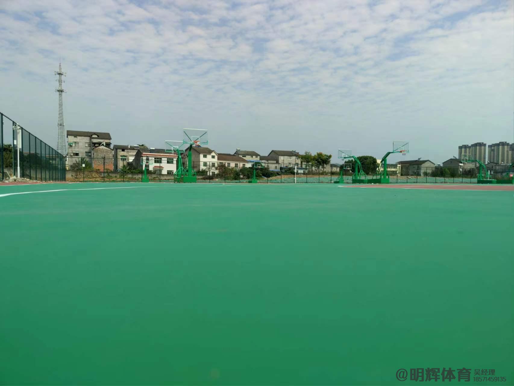 东莞硬地丙烯酸球场的优缺点